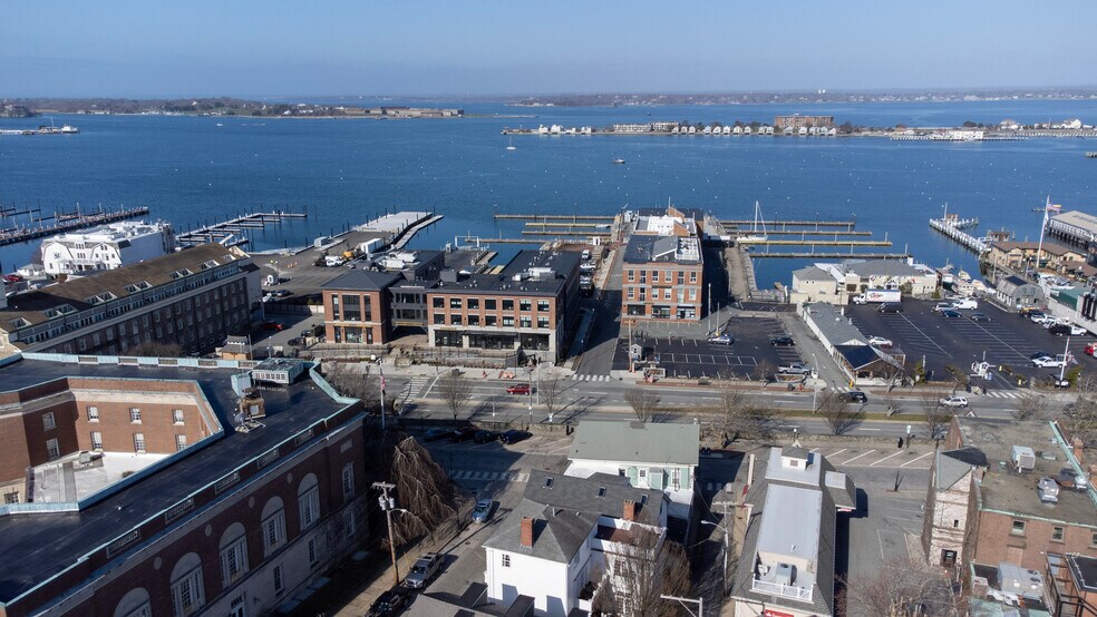 More Photos Of 302-306 Thames St, Newport Storefront Retail Office For Lease