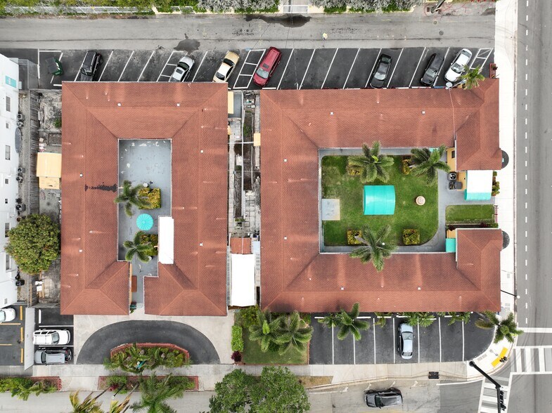 More Photos Of 418 S Federal Hwy, Hollywood Hotel For Sale