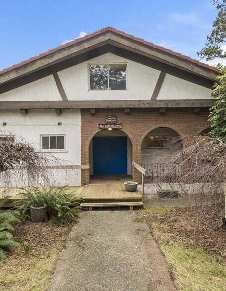 More Photos Of 5050 Hastings St, Burnaby Religious Facility For Sale