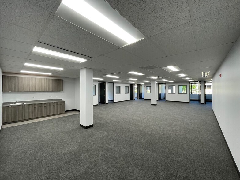 More Photos Of 1400 E Touhy Ave, Des Plaines Office For Lease