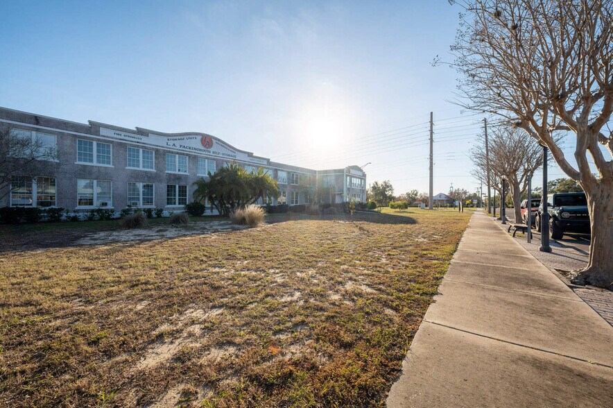 More Photos Of 160 W Haines Blvd, Lake Alfred Self Storage For Sale
