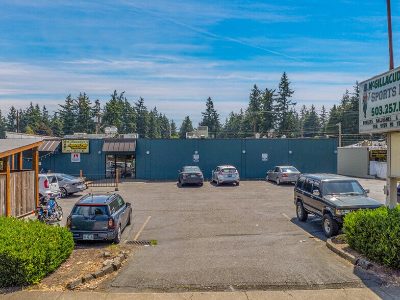 More Photos Of 11131 NE Halsey St, Portland Restaurant For Sale