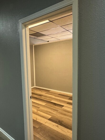 More Photos Of 101 SE 4th St, Moore Office For Lease