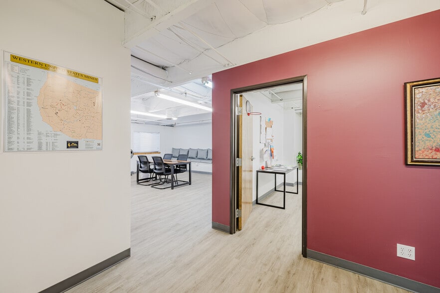 More Photos Of 222 Silver St, Elko Manufacturing For Lease