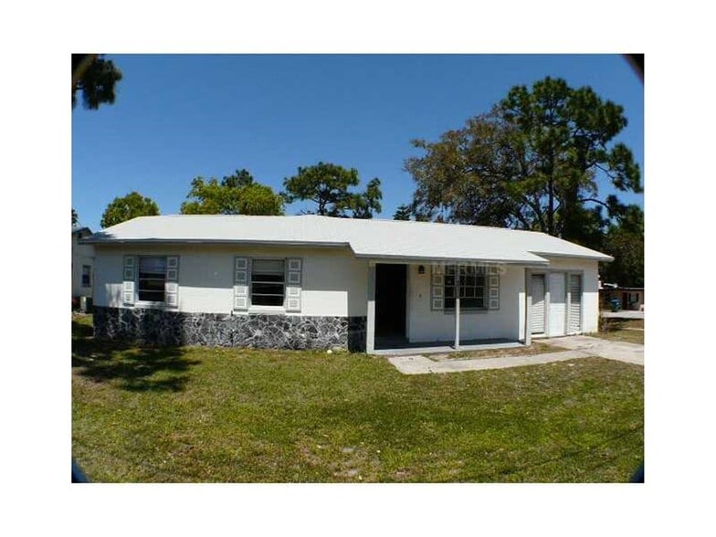 Primary Photo Of 895 Pasadena Ave, Longwood Multifamily For Sale