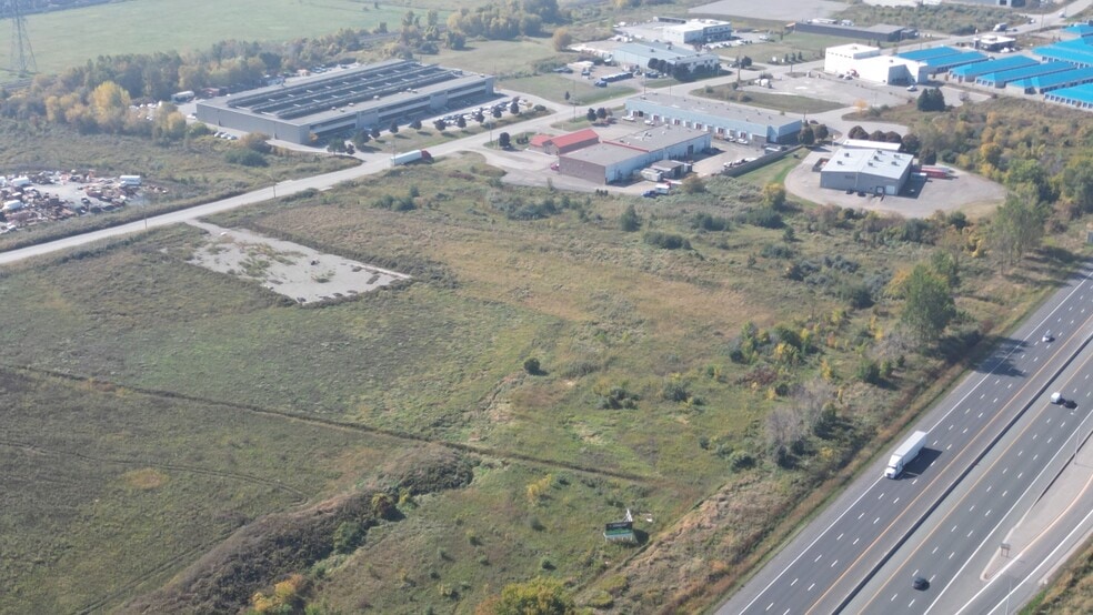 More Photos Of 540 Lake Rd, Bowmanville Warehouse For Lease
