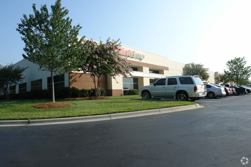 More Photos Of 2401 Whitehall Park Dr, Charlotte Research And Development For Lease