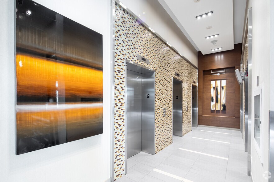 More Photos Of 570 Bay St, Toronto Apartments For Lease