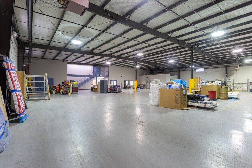 More Photos Of 10731 Gulfdale St, San Antonio Distribution For Sale