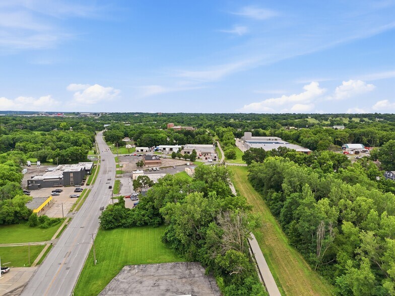 More Photos Of 5629 Raytown Rd, Raytown Industrial For Sale