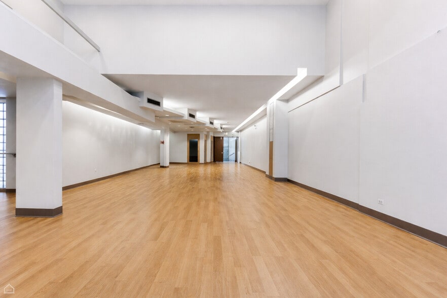 More Photos Of 1309-1311 E 57th St, Chicago Office For Lease