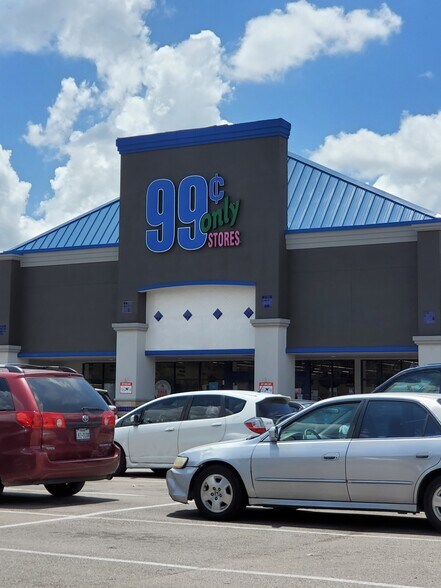 More Photos Of 8400-8700 S Gessner Dr, Houston Unknown For Lease