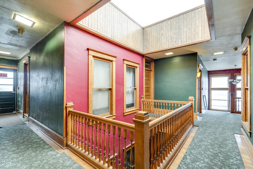 More Photos Of 121-127 E Main St, Ravenna Storefront Retail Office For Sale