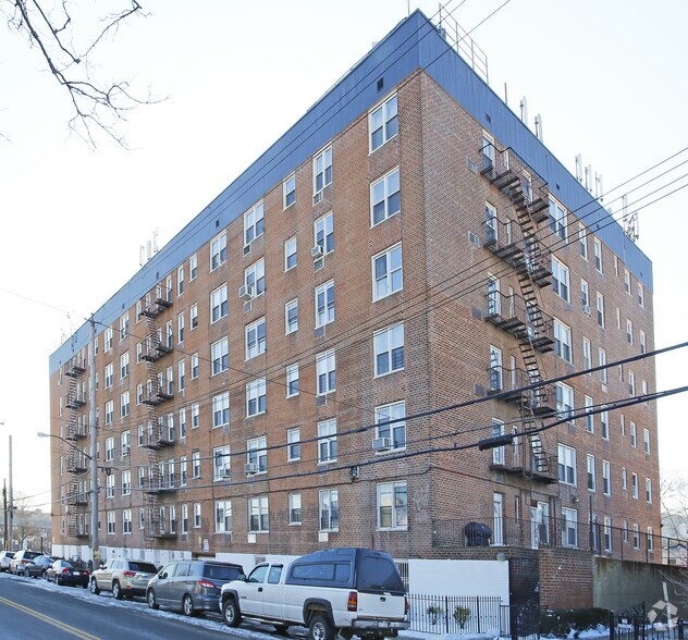More Photos Of 2510 Ocean Pkwy, Brooklyn Apartments For Lease