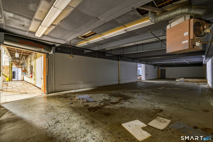 More Photos Of 1930 Silas Deane Hwy, Rocky Hill Freestanding For Sale