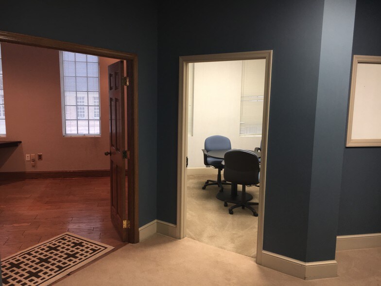 More Photos Of 3923 Blenheim Blvd, Fairfax Medical For Sale