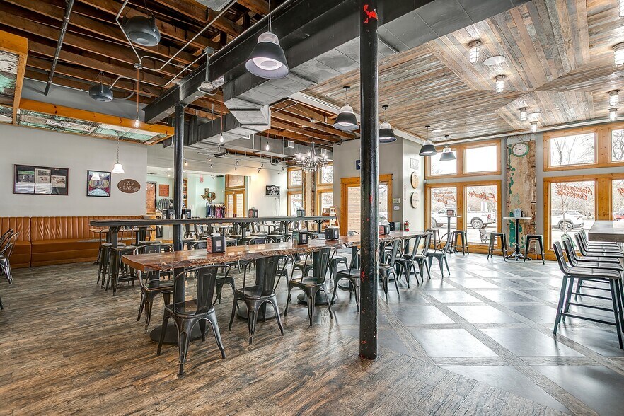 More Photos Of 1109-1119 W Magnolia Ave, Fort Worth Restaurant For Sale