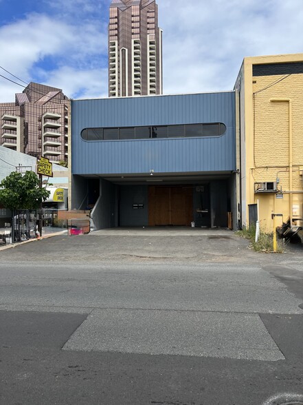 Primary Photo Of 816 Queen St, Honolulu Showroom For Lease