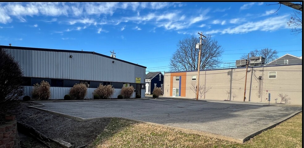 More Photos Of 505 W 9th St, Newport Manufacturing For Lease