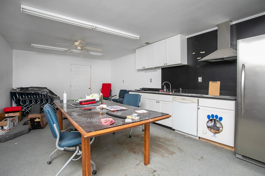 More Photos Of 10991 TX-135, Troup Warehouse For Sale