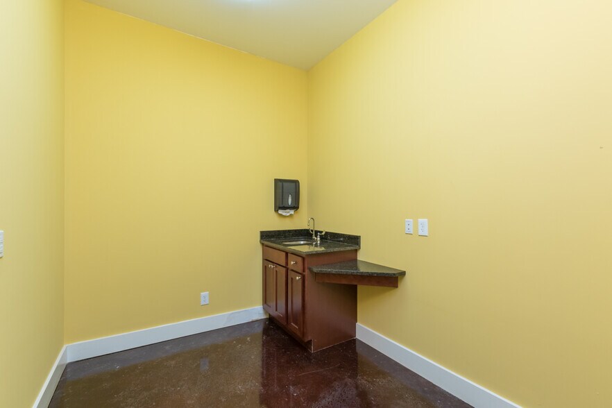 More Photos Of 100 S Greentree Ln, Foley Medical For Sale