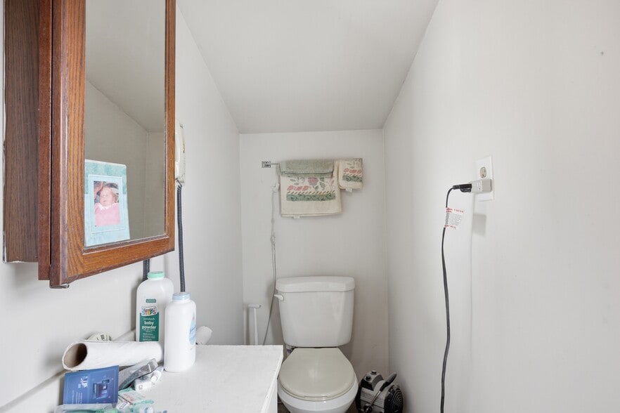 More Photos Of 2910 Louisiana Ave, Niagara Falls General Retail For Sale