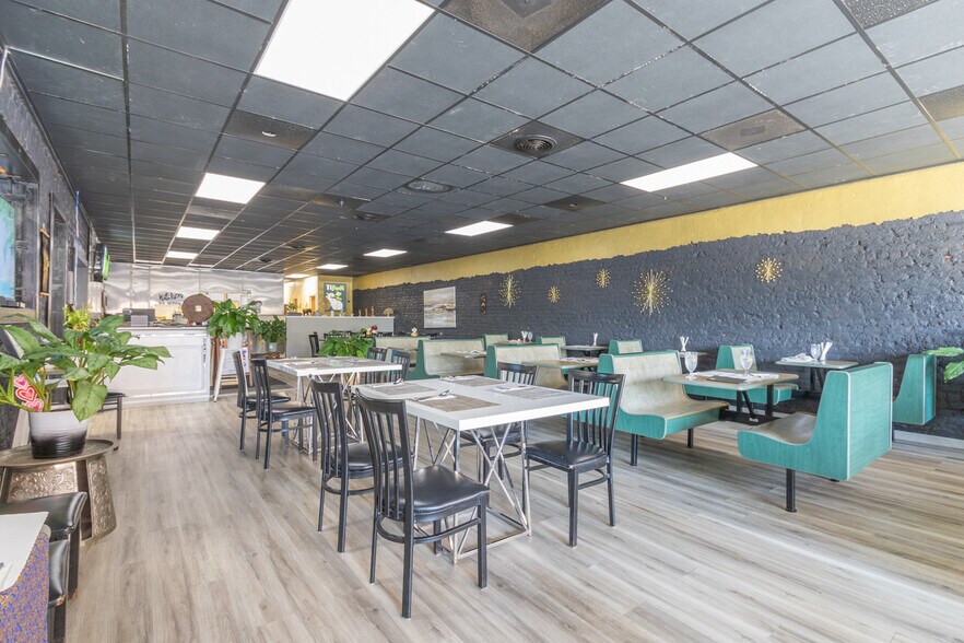 More Photos Of 122 W Whitner St, Anderson Restaurant For Lease