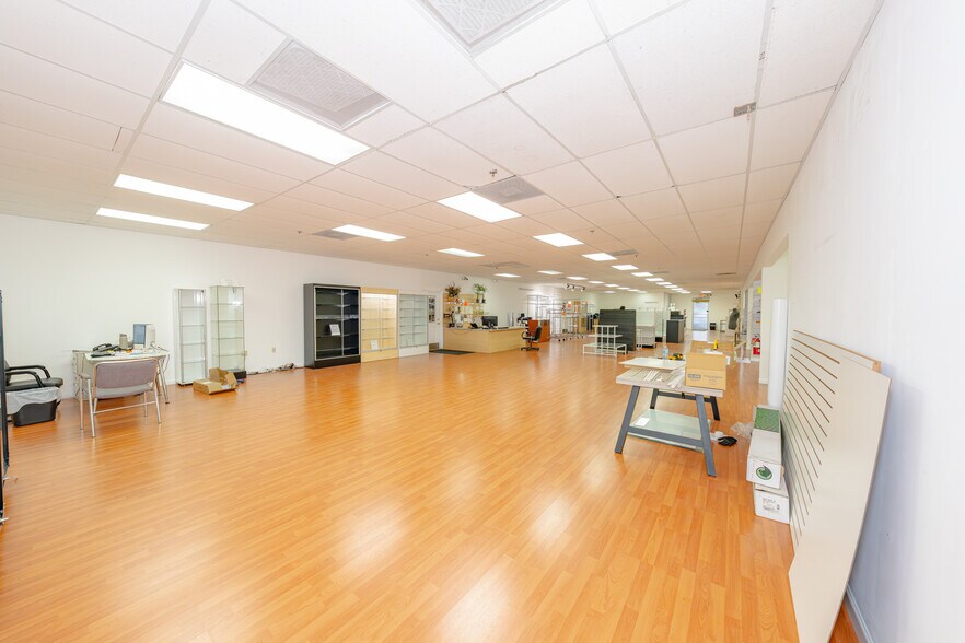 More Photos Of 4000 N 28th Ter, Hollywood Warehouse For Lease