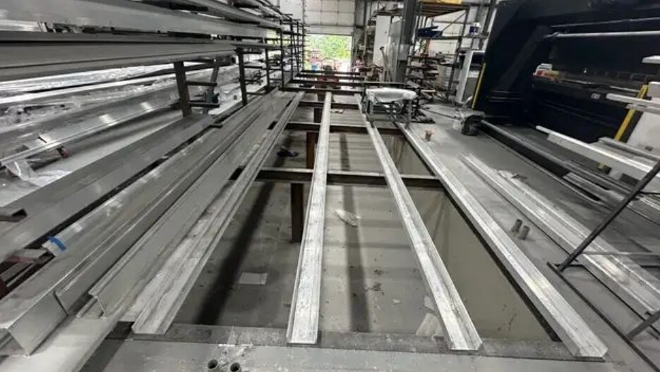 More Photos Of 4302 Security Pky, New Albany Manufacturing For Lease