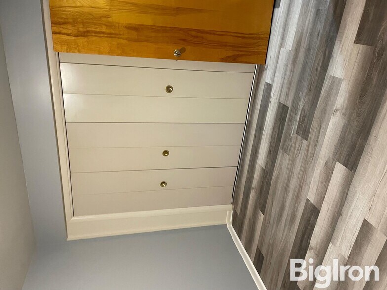 More Photos Of 130 S 5th St, Hebron Apartments For Sale