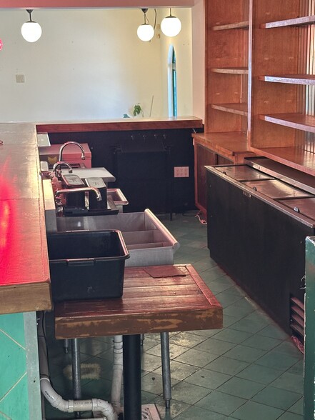 More Photos Of 1209 E 7th St, Austin Restaurant For Lease