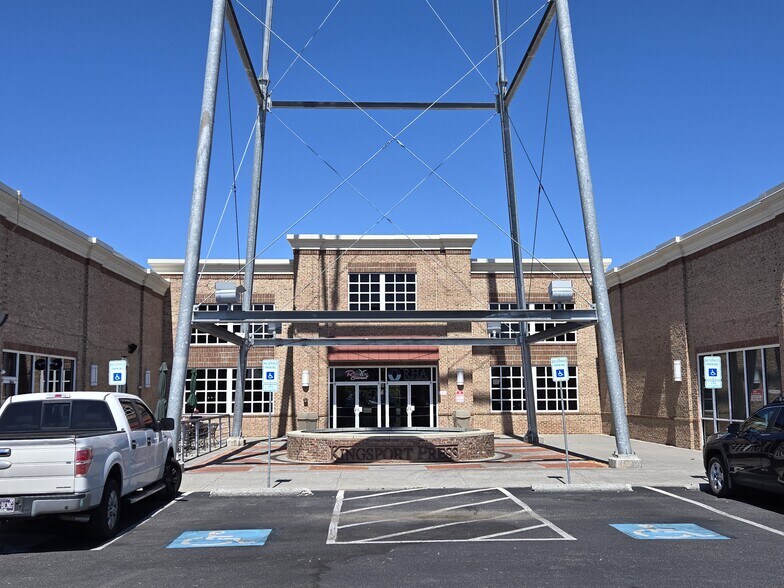 More Photos Of 300 Clinchfield St, Kingsport Storefront For Lease