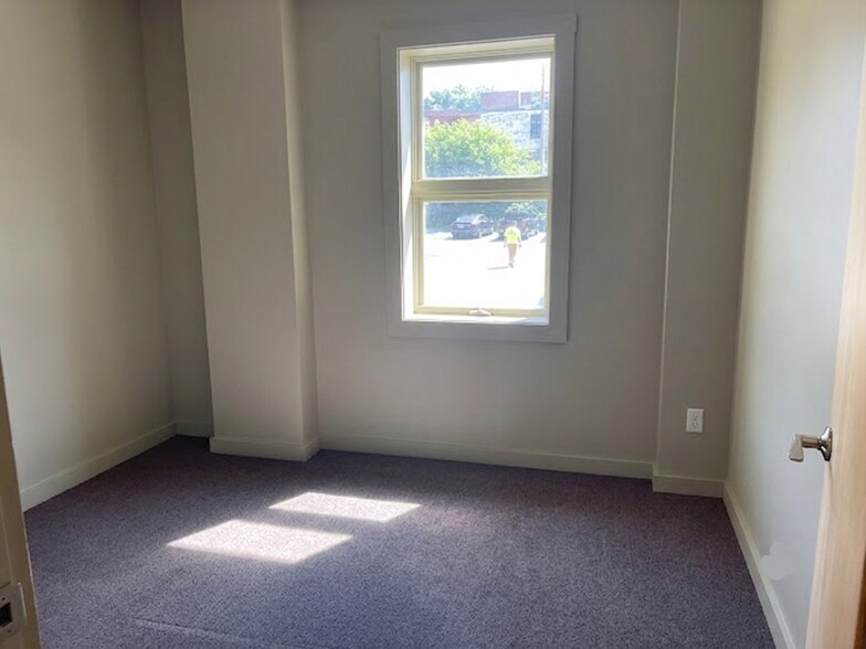 More Photos Of 54 Bridge St, White River Junction General Retail For Lease