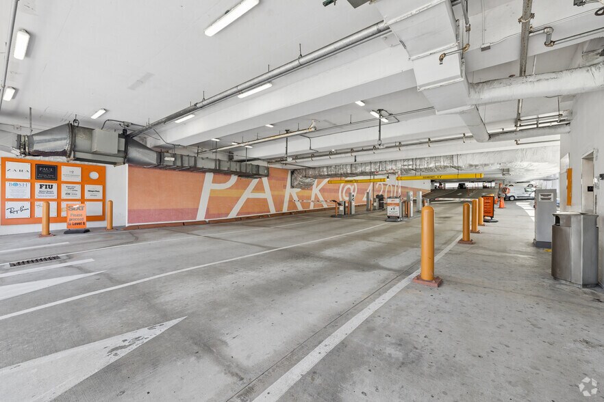 More Photos Of 420 Lincoln Rd, Miami Beach Loft Creative Space For Lease