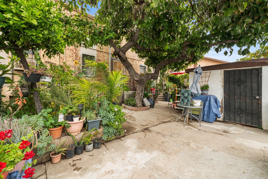 More Photos Of 600 S Ditman Ave, Los Angeles Multifamily For Sale