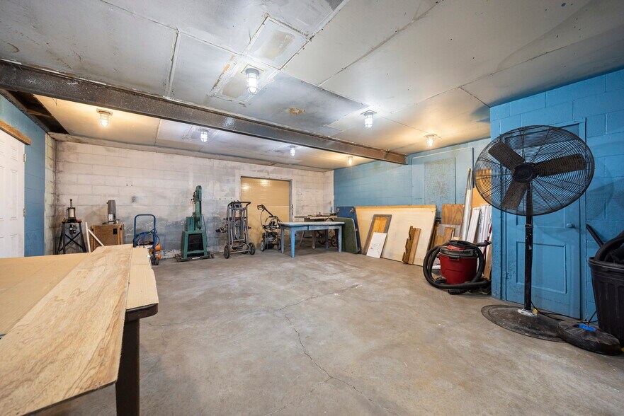 More Photos Of 206 Highway 35 S, Rockport Manufacturing For Sale