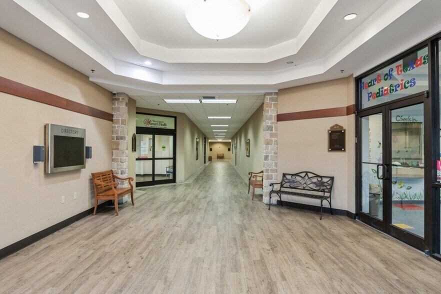 More Photos Of 601 W State Highway 6, Waco Medical For Lease