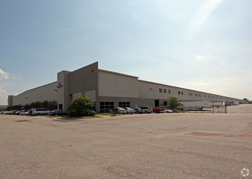 More Photos Of 710 Venture Dr, Southaven Warehouse For Lease