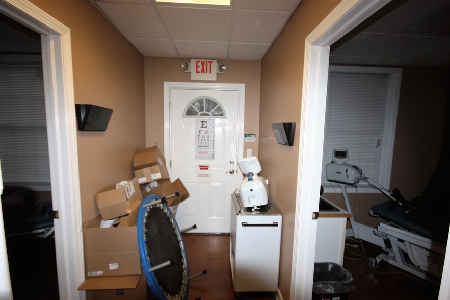 More Photos Of 91 Gleneida Ave, Carmel Office For Sale