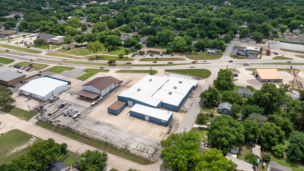 More Photos Of 1511 W Broadway St, Ardmore Auto Dealership For Sale