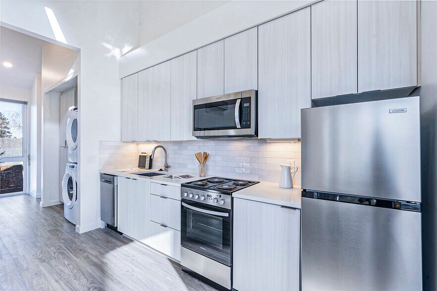 More Photos Of 5880 N Greeley Ave, Portland Apartments For Sale