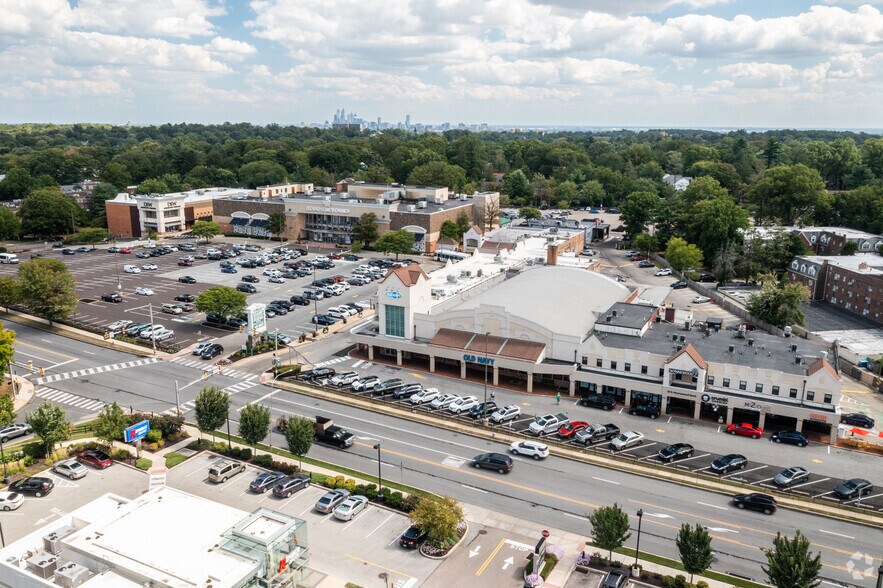 More Photos Of 50 E Wynnewood Rd, Wynnewood Unknown For Lease