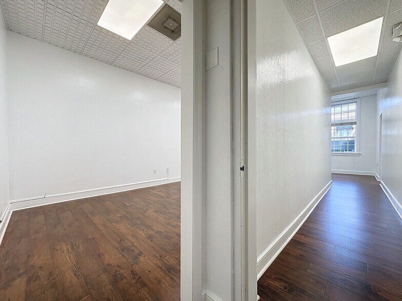 More Photos Of 22 W Monument Ave, Kissimmee Office For Lease