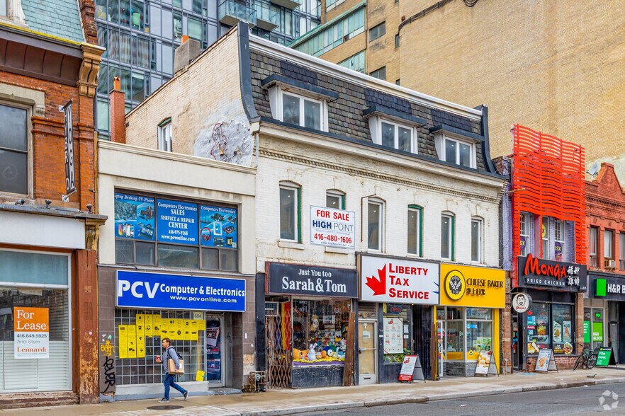 Primary Photo Of 684-690 Yonge St, Toronto Apartments For Sale