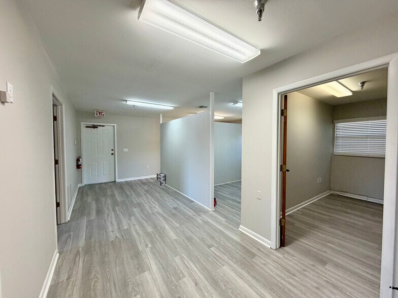 Primary Photo Of 2027 Manatee Ave, Bradenton Loft Creative Space For Lease