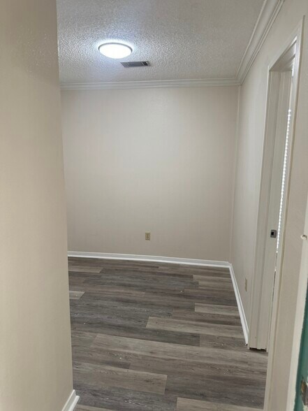 More Photos Of 2302 45th St, Galveston Office For Lease
