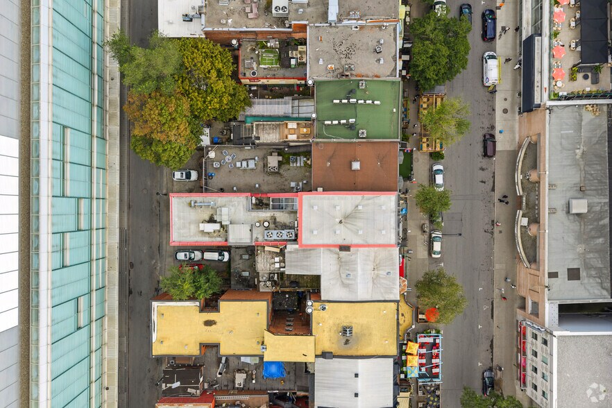 More Photos Of 1605-1609 Rue Saint-Denis, Montréal Storefront Retail Office For Lease