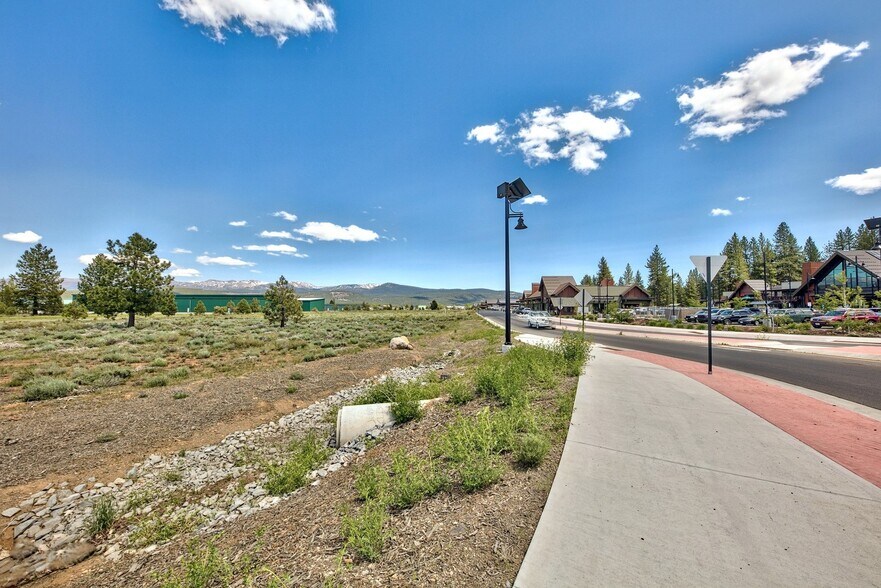 More Photos Of 10110 Soaring Way, Truckee Land For Sale