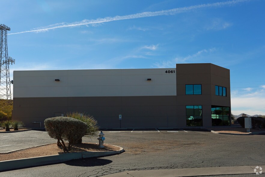 More Photos Of 4061 W Costco Dr, Tucson Warehouse For Lease