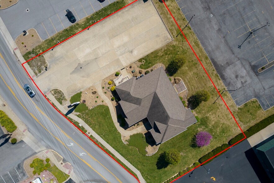 More Photos Of 2801 17th St, Marion Medical For Sale